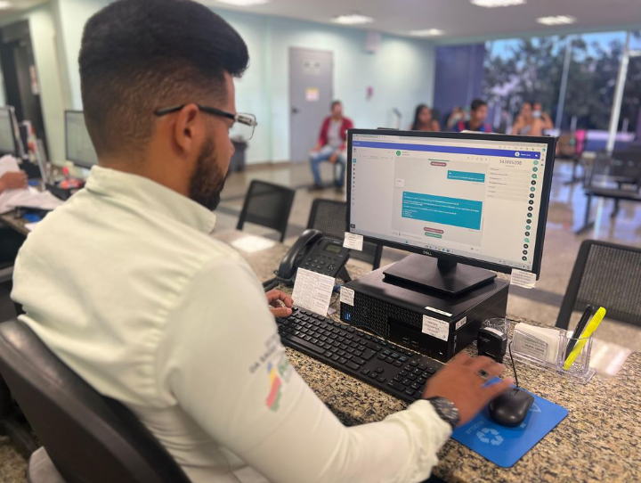 Serviço de Assistente Virtual Rosa