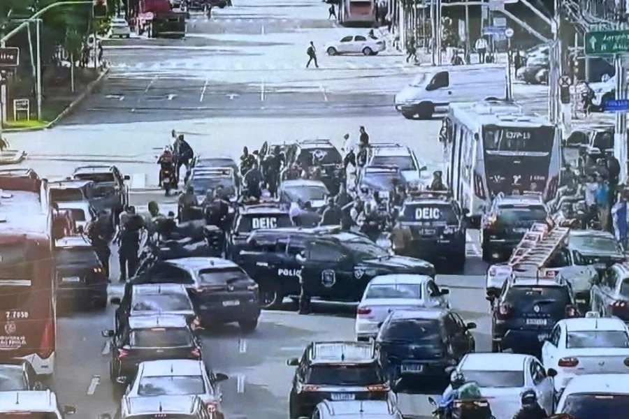 Perseguição policial terminou com troca de tiros na avenida Faria Lima em São Paulo