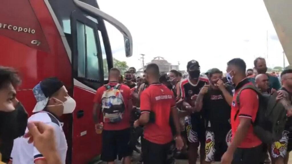 Jogo teve agressão por parte dos torcedores e jogadores