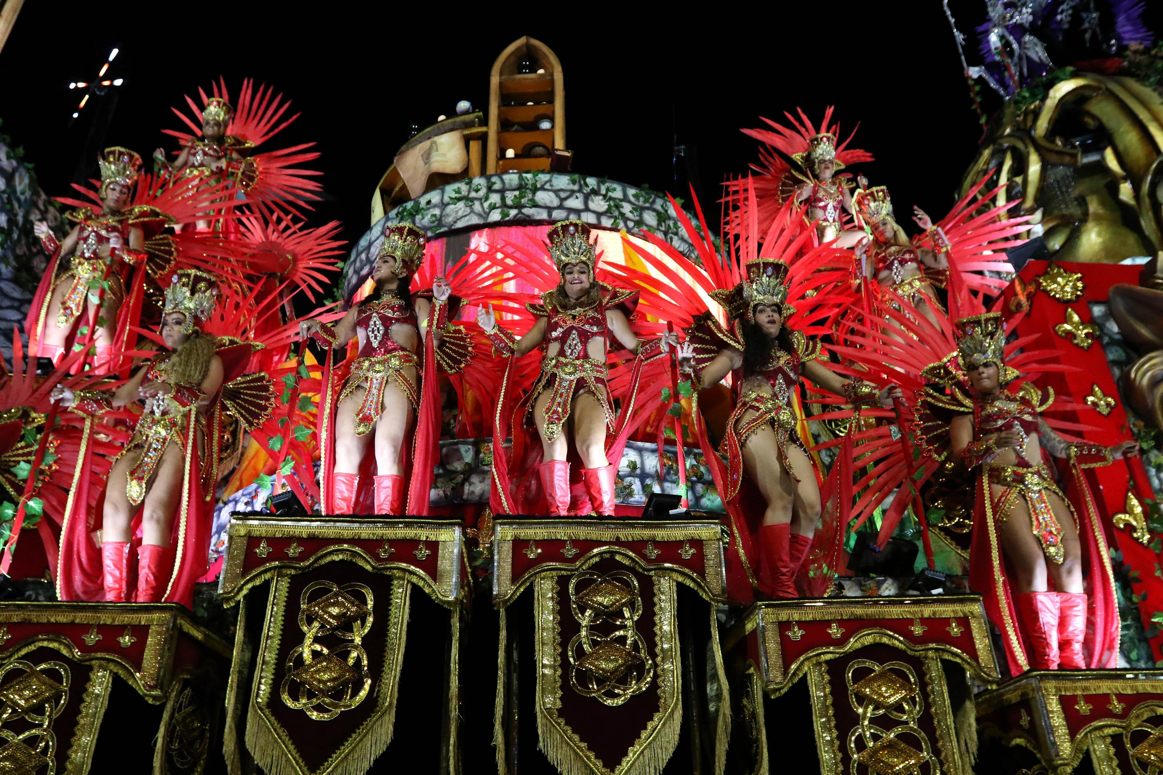 Unidos do Porto da Pedra no Sambódromo da Marquês de Sapucaí