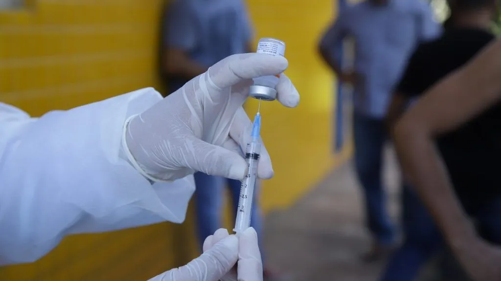 É falsa informação de que pessoas com 58 anos devem tomar vacina contra pneumonia