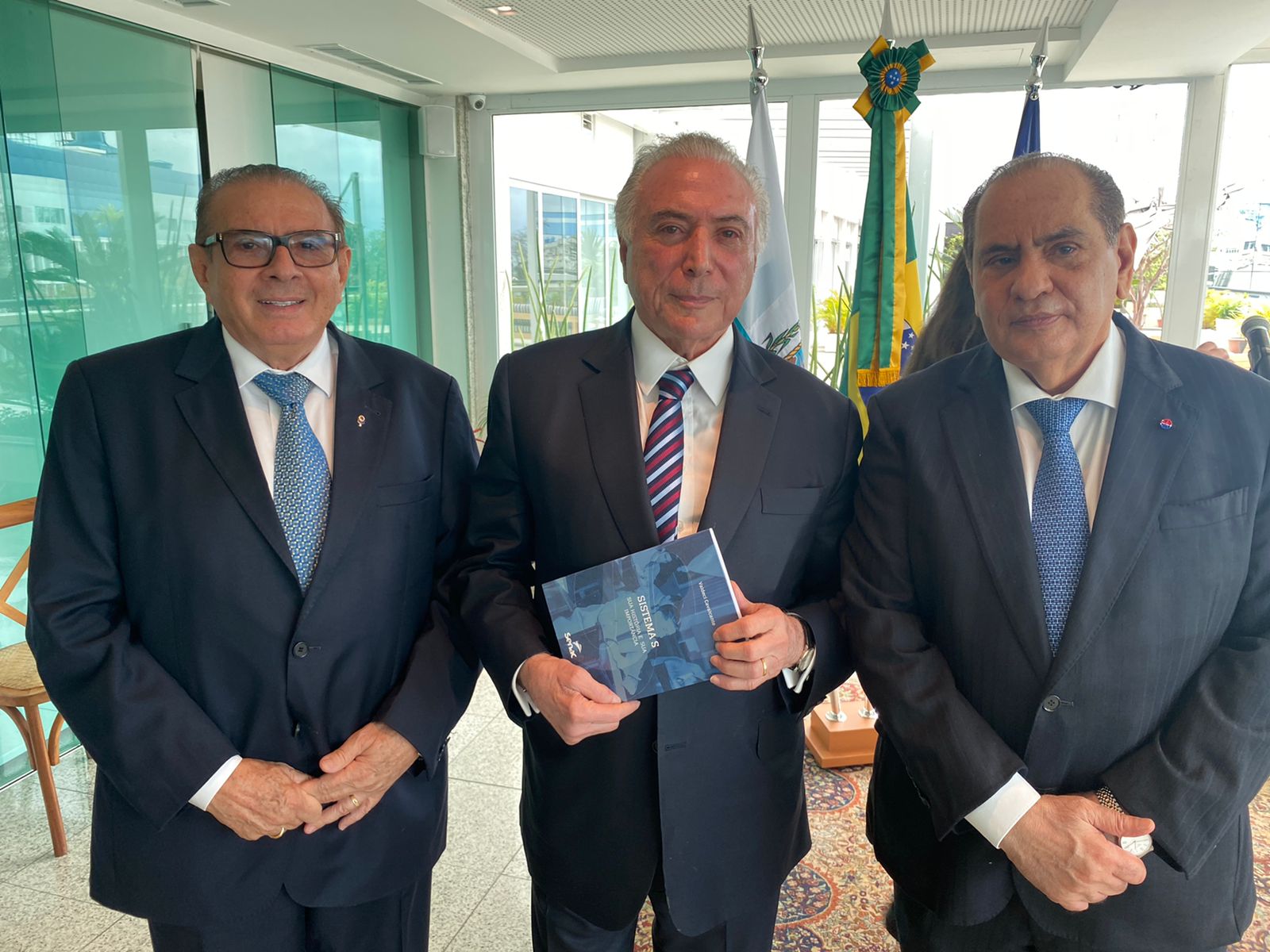 Valdeci Cavalcante participa de almoço com Michel Temer na CNC