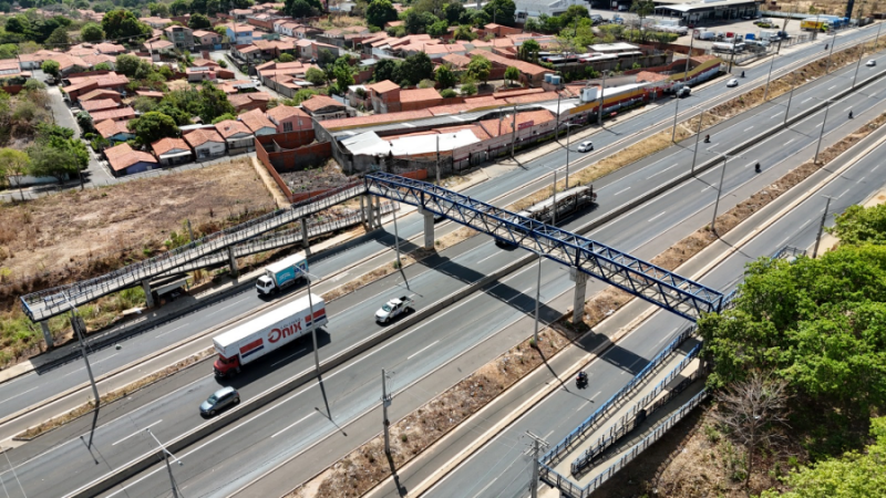 Adutora passa pela BR-316, próximo à passarela da Avenida Prefeito Wall Ferraz