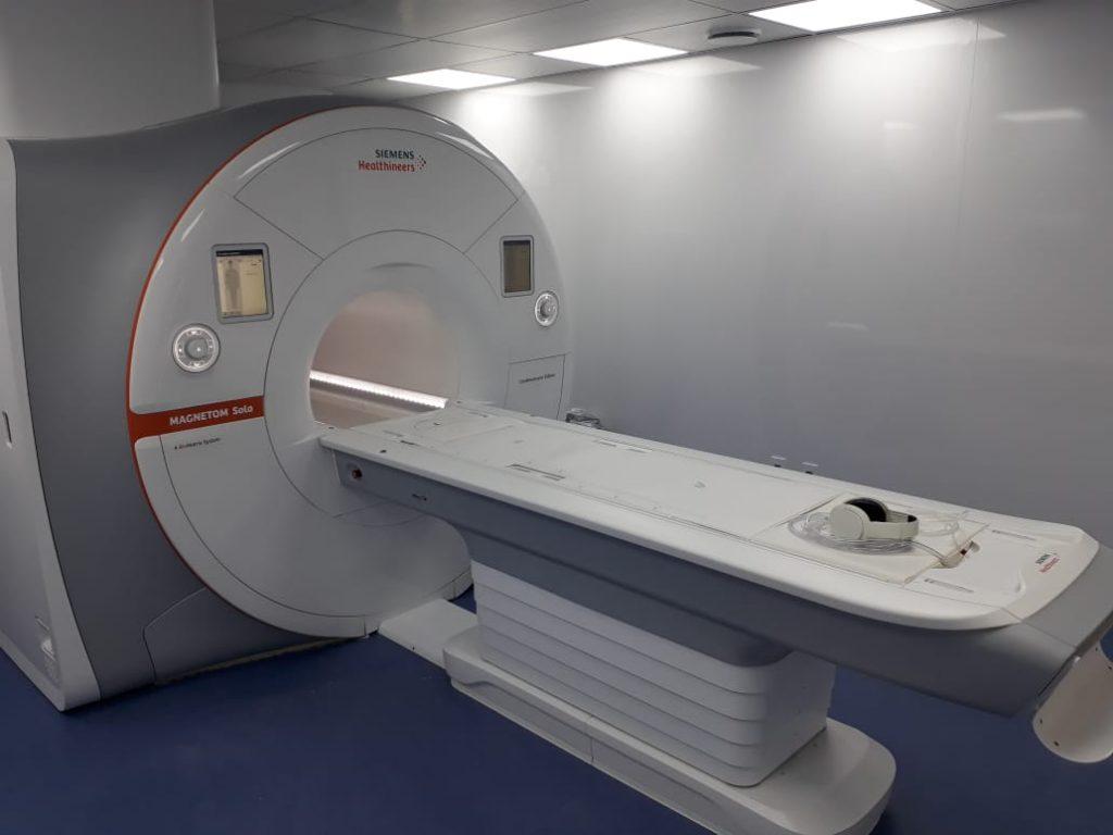 Equipamento de Ressonância Magnética