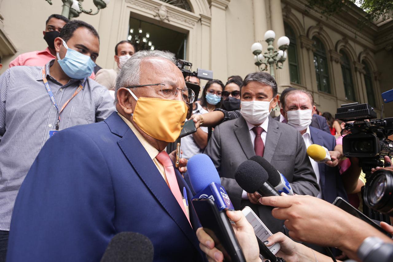 Governantes se reúnem hoje