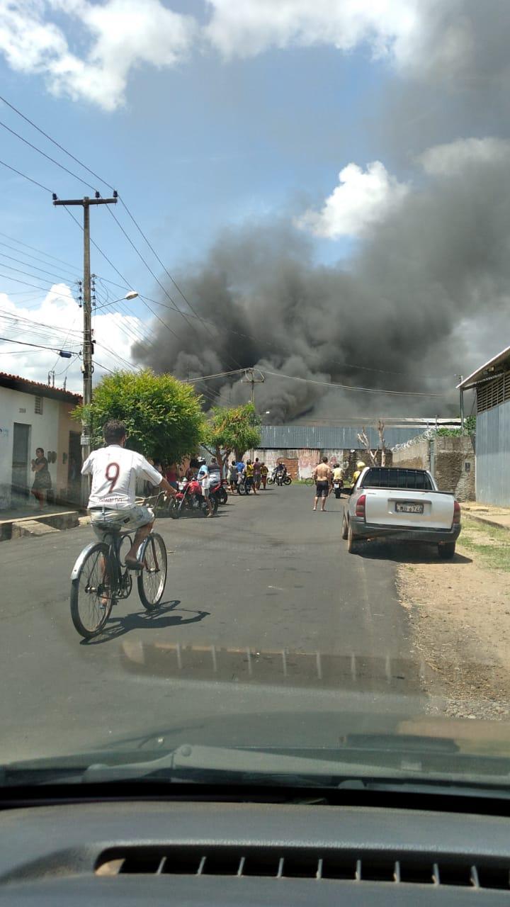Incêndio destruiu a metalúrgica Metal Pires