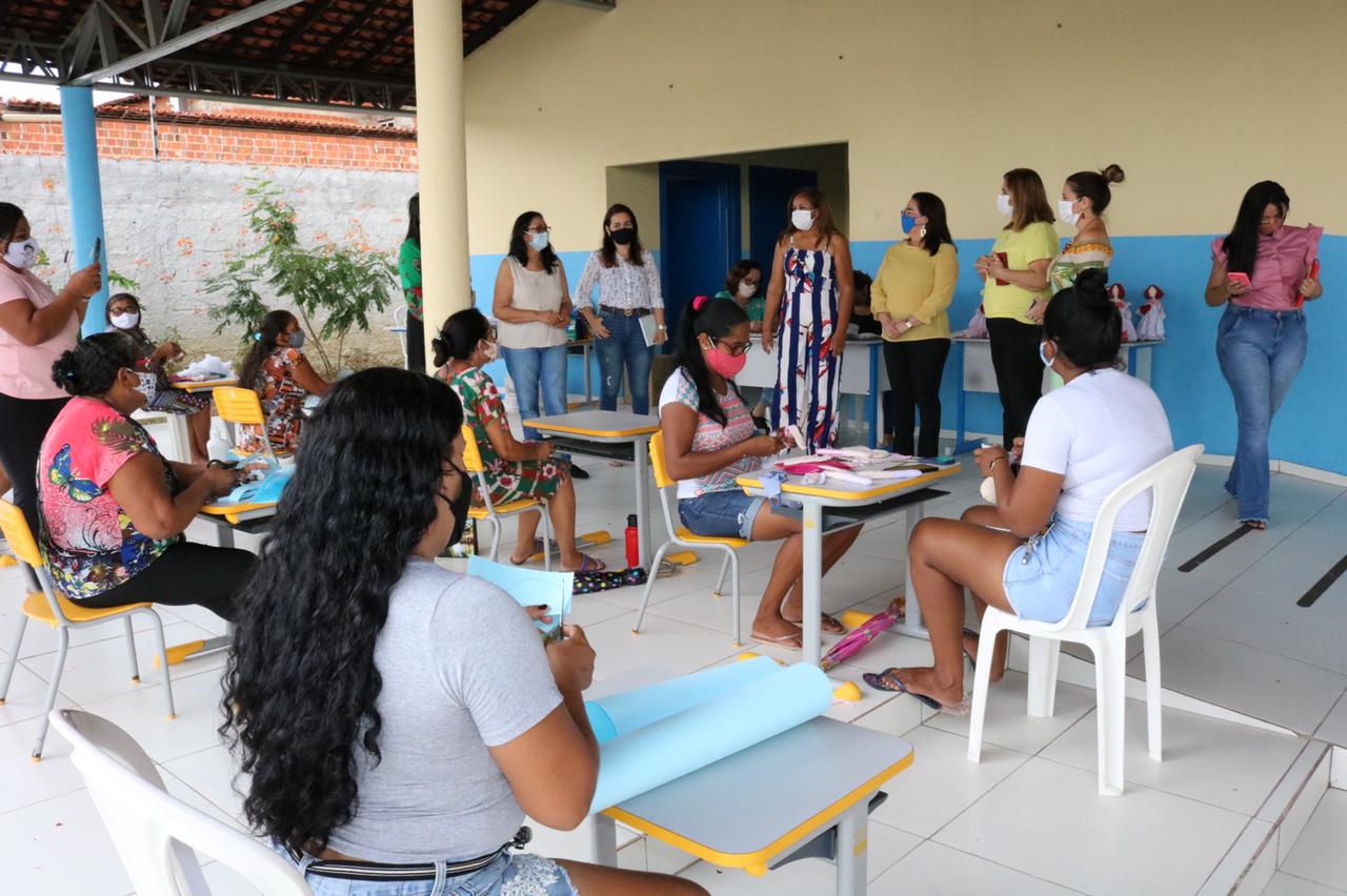 Projeto sociais ajudam mulheres e crianças