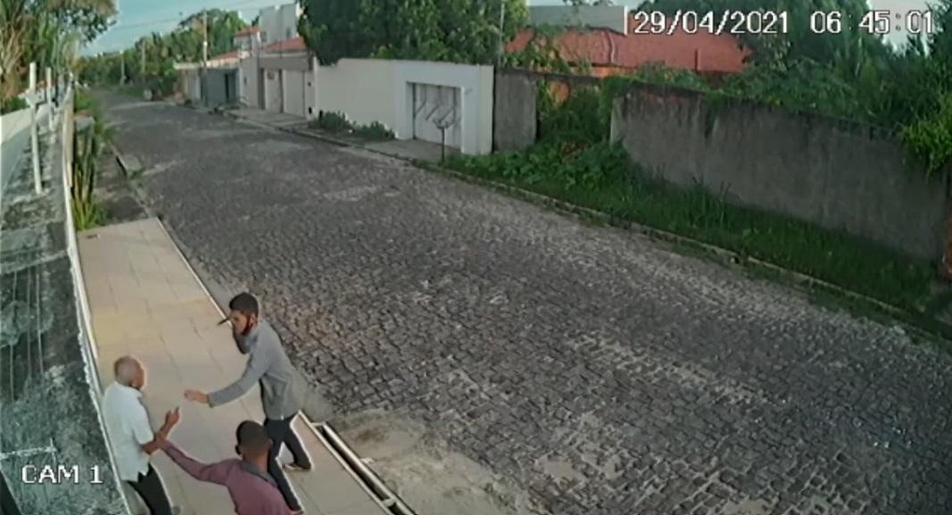 Homens usam de violência para assaltar no bairro Ininga