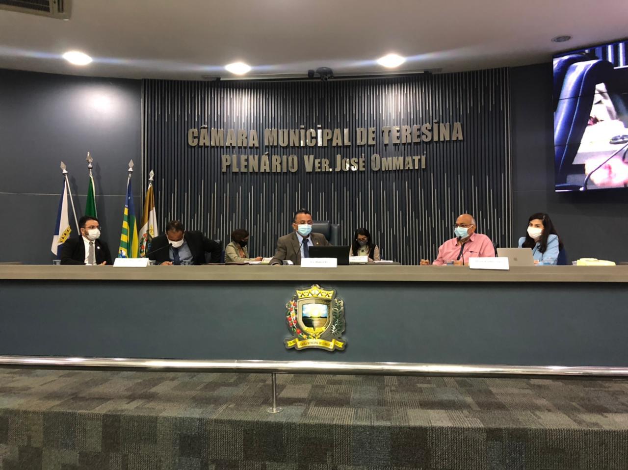 Empresários são ouvidos na CPI