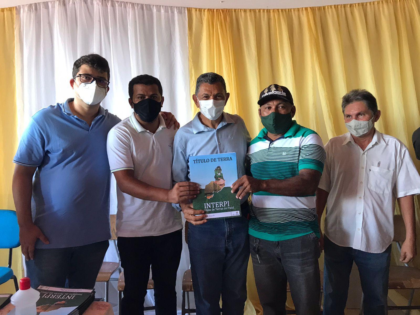 Moradores da zona Rural de José de Freitas receberam os títulos de posse