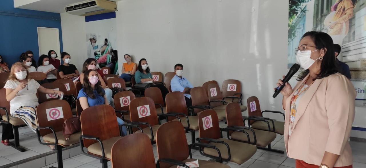 Profissionais passam por capacitação