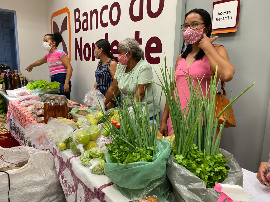 Agricultores levaram produtos durante o lançamento do Plano de Ação Territorial