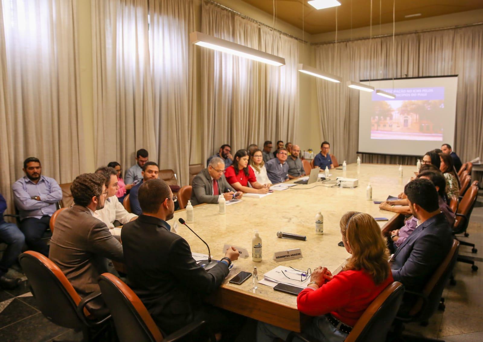 Reunião discute a revogação de decretos relacionados ao ICMS