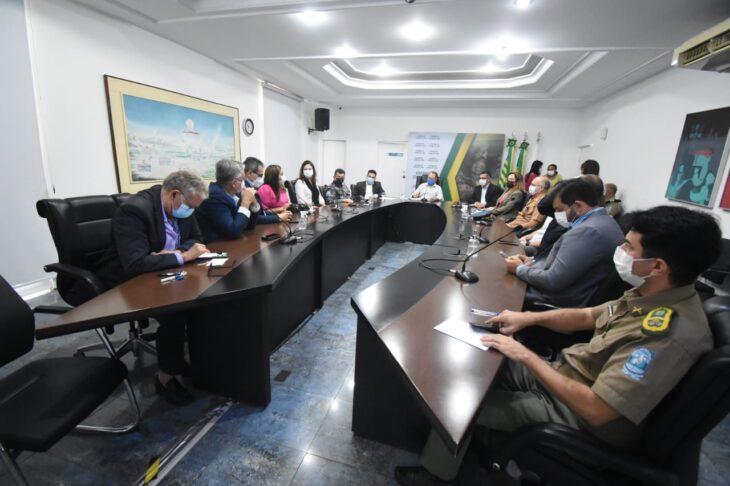 Secretário de Governo, Antonio Neto, reúne  gestores