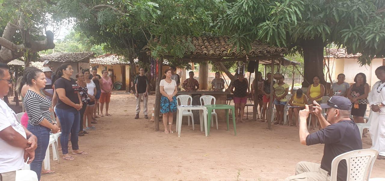 Reunião para discussão sobre direitos indígenas