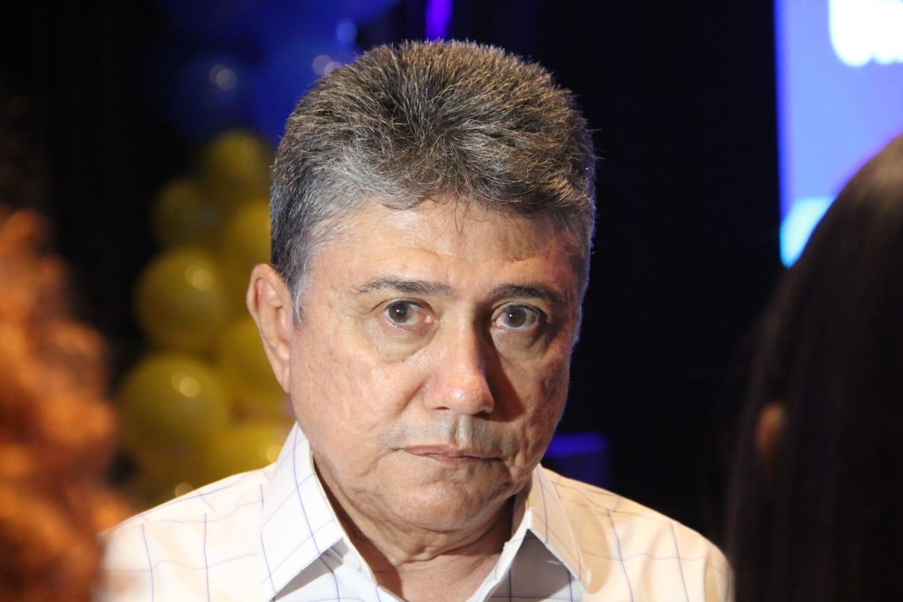 Prefeito exonera Marcos Elvas da Secretaria de Administração
