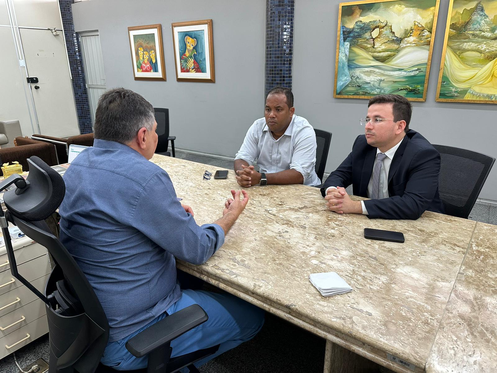 Os presidentes do TCE-PI, da Câmara Municipal e da FMS celebraram o acordo nesta sexta (10)