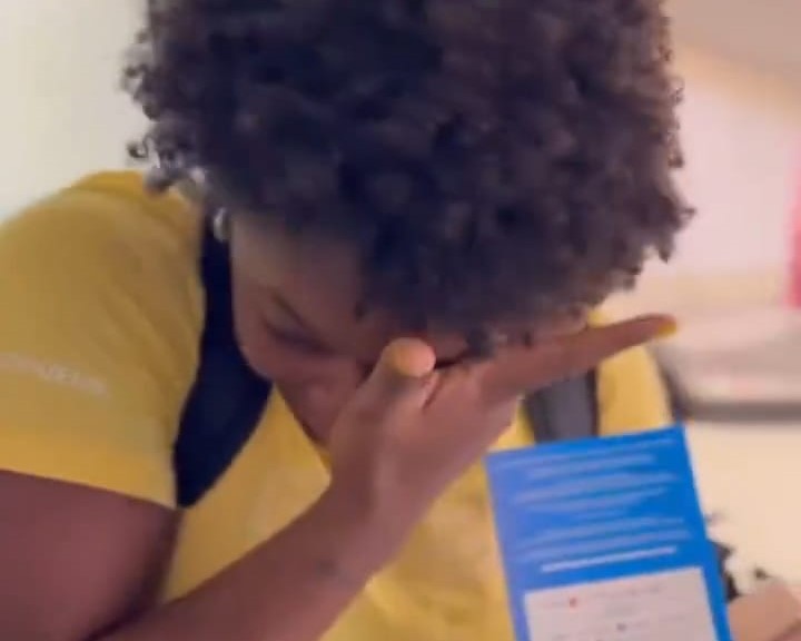 Mariane Fernandes se emociona após receber credencial olímpica