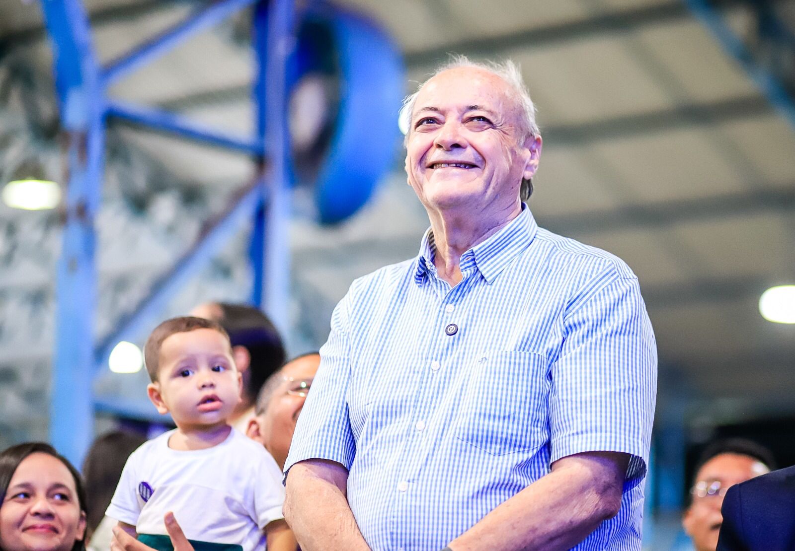 Silvio Mendes discursa para evangélicos durante evento