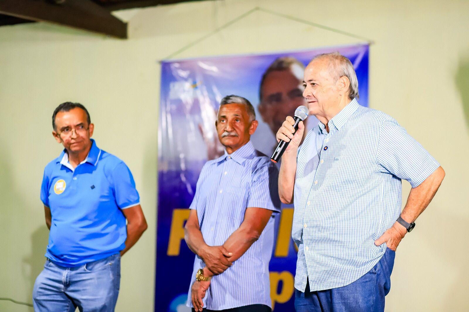 Silvio esteve com lideranças comunitárias da vila Santa Cruz
