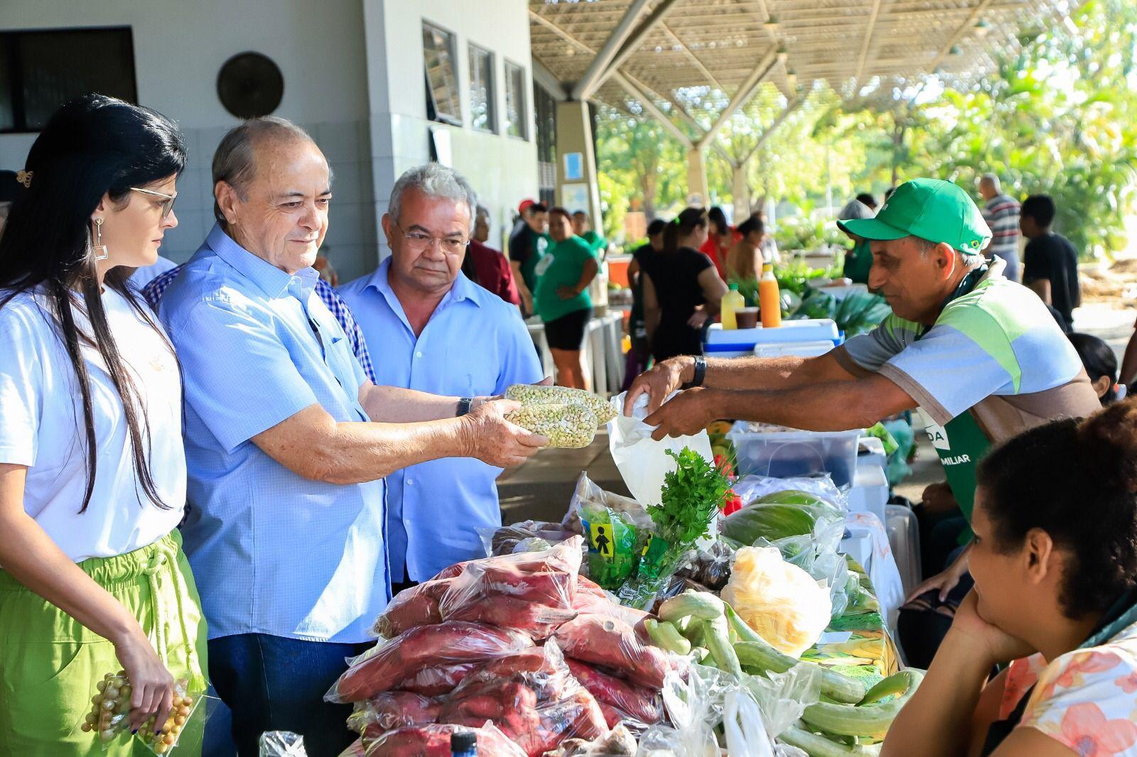 Silvio Mendes (União Brasil) visita Feirinha Verde