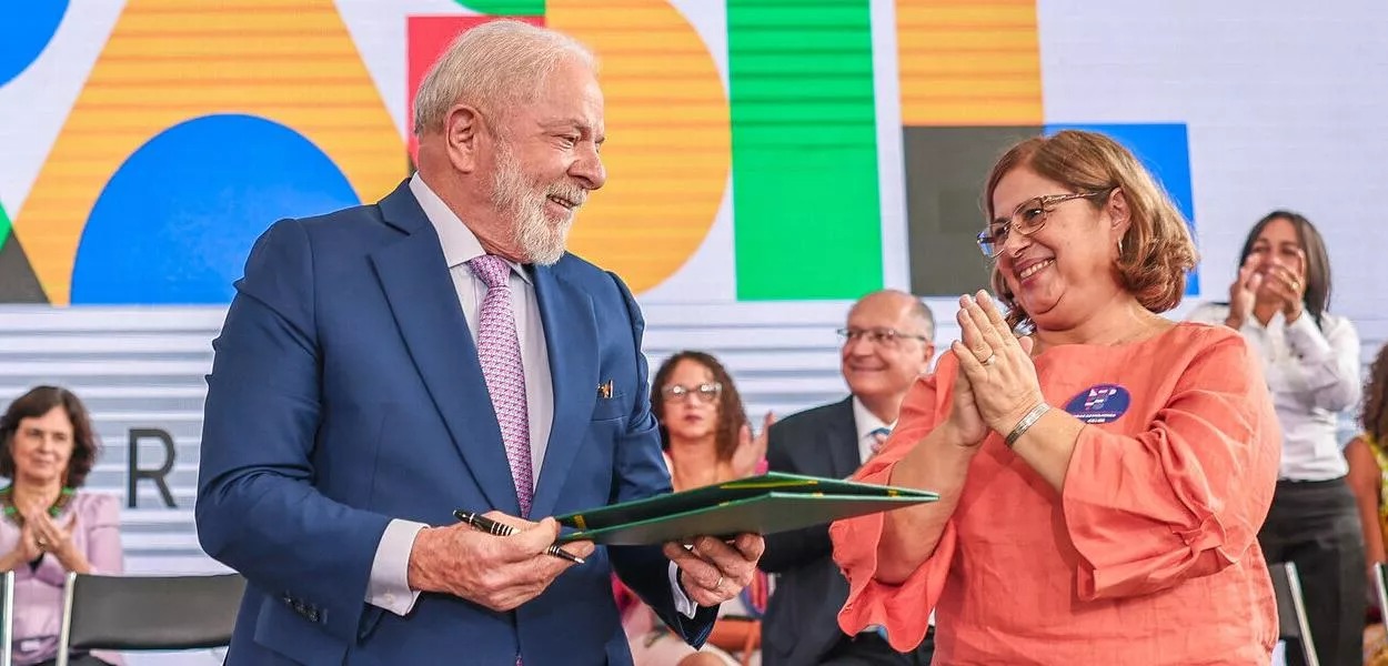 Lula critica mídia por classificar políticas sociais como gastos em lançamento de planos