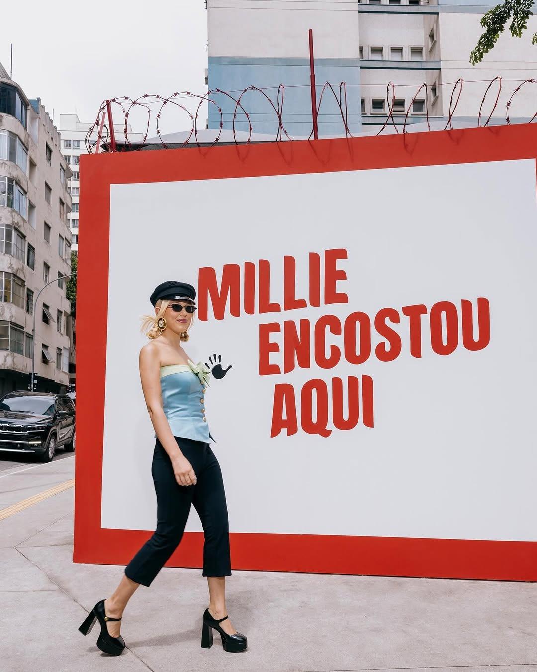 Millie Bobby Brown posou e "ganhou" uma parede em São Paulo