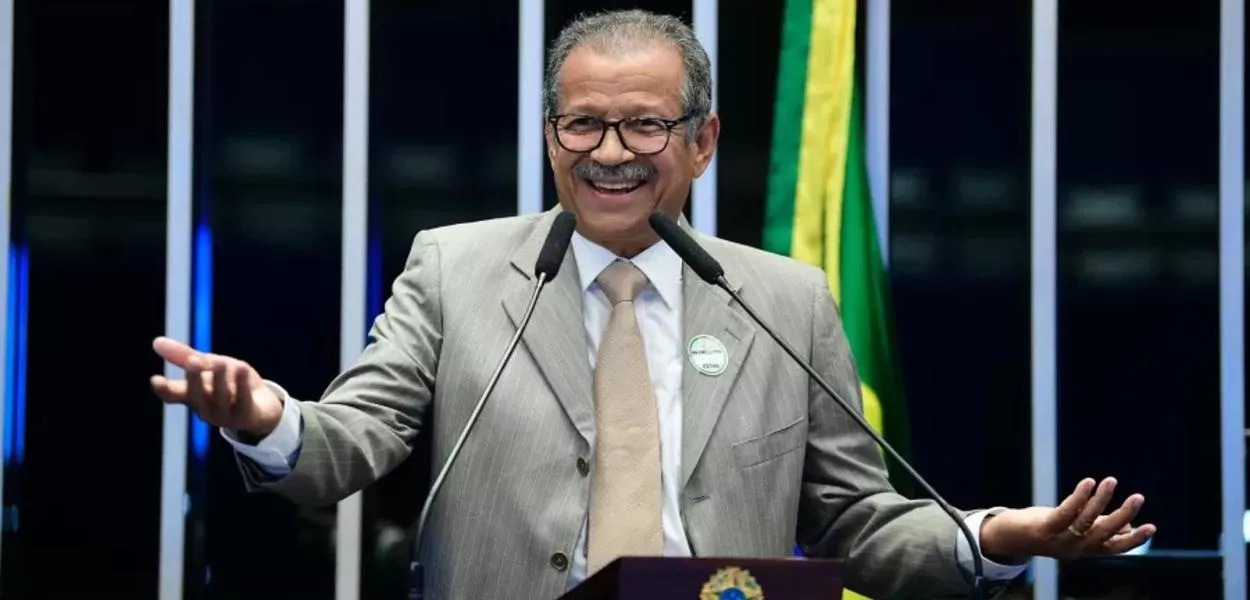 Advogado de ex-assessor de Bolsonaro é detido por desacato durante julgamento de trama golpista pelo STF
