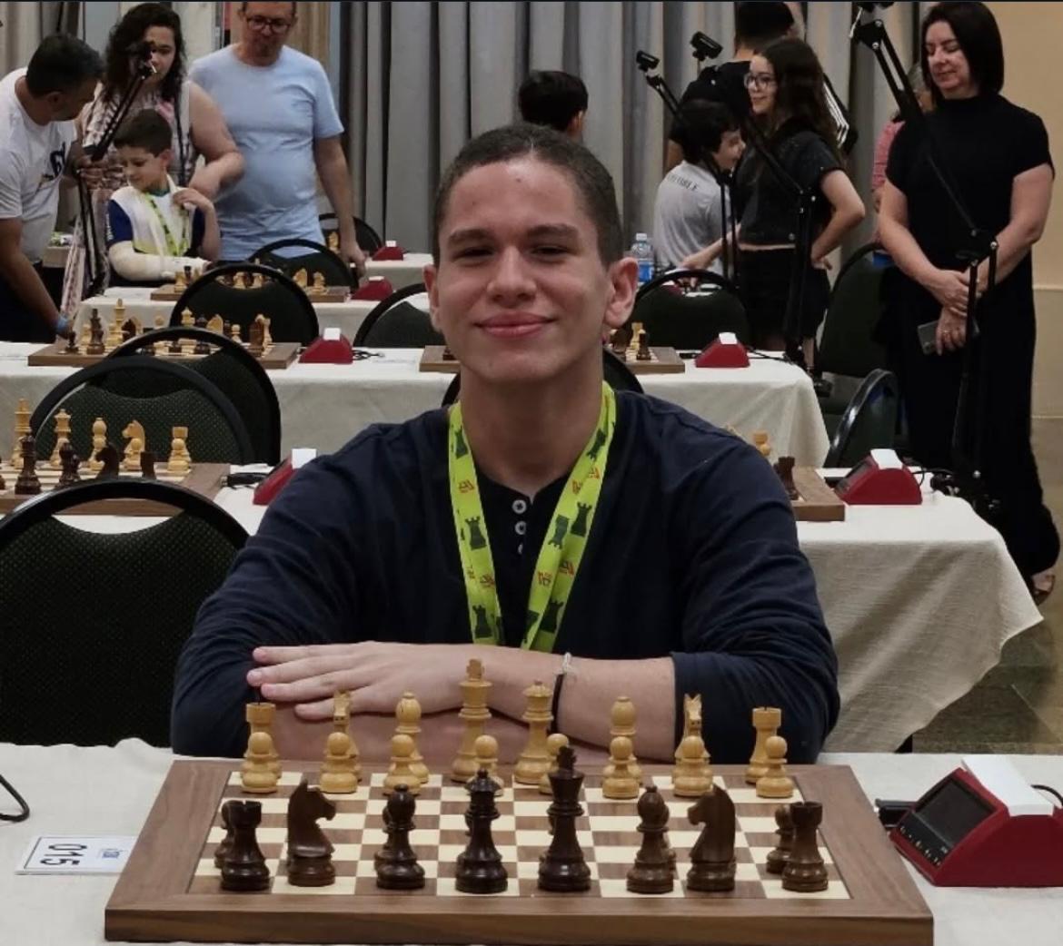 Henrique Veloso, destaque piauiense no xadrez nacional, figura no top 10 do ranking Sub-20