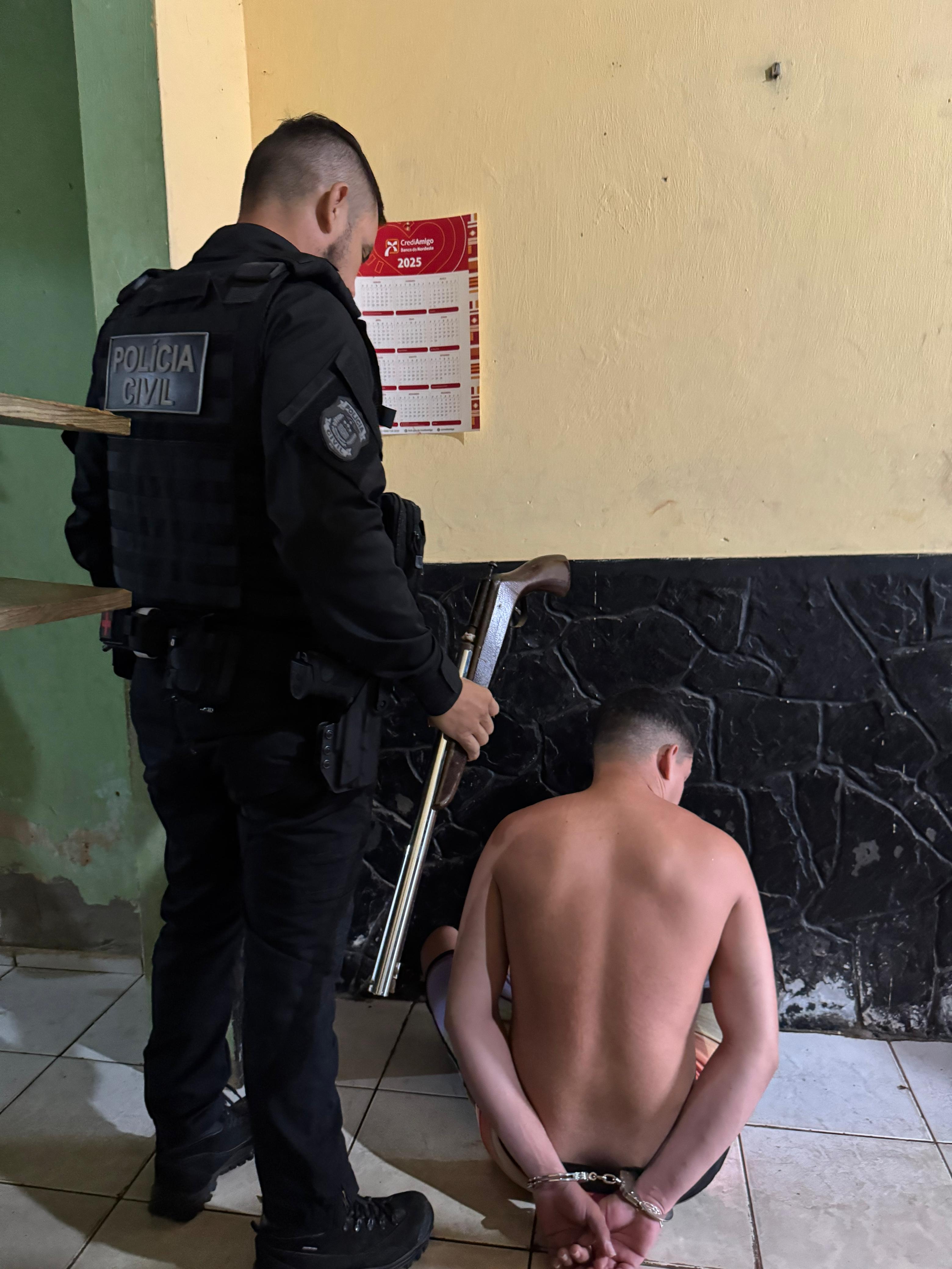Um alvo foi preso em flagrante por posse irregular de arma de fogo