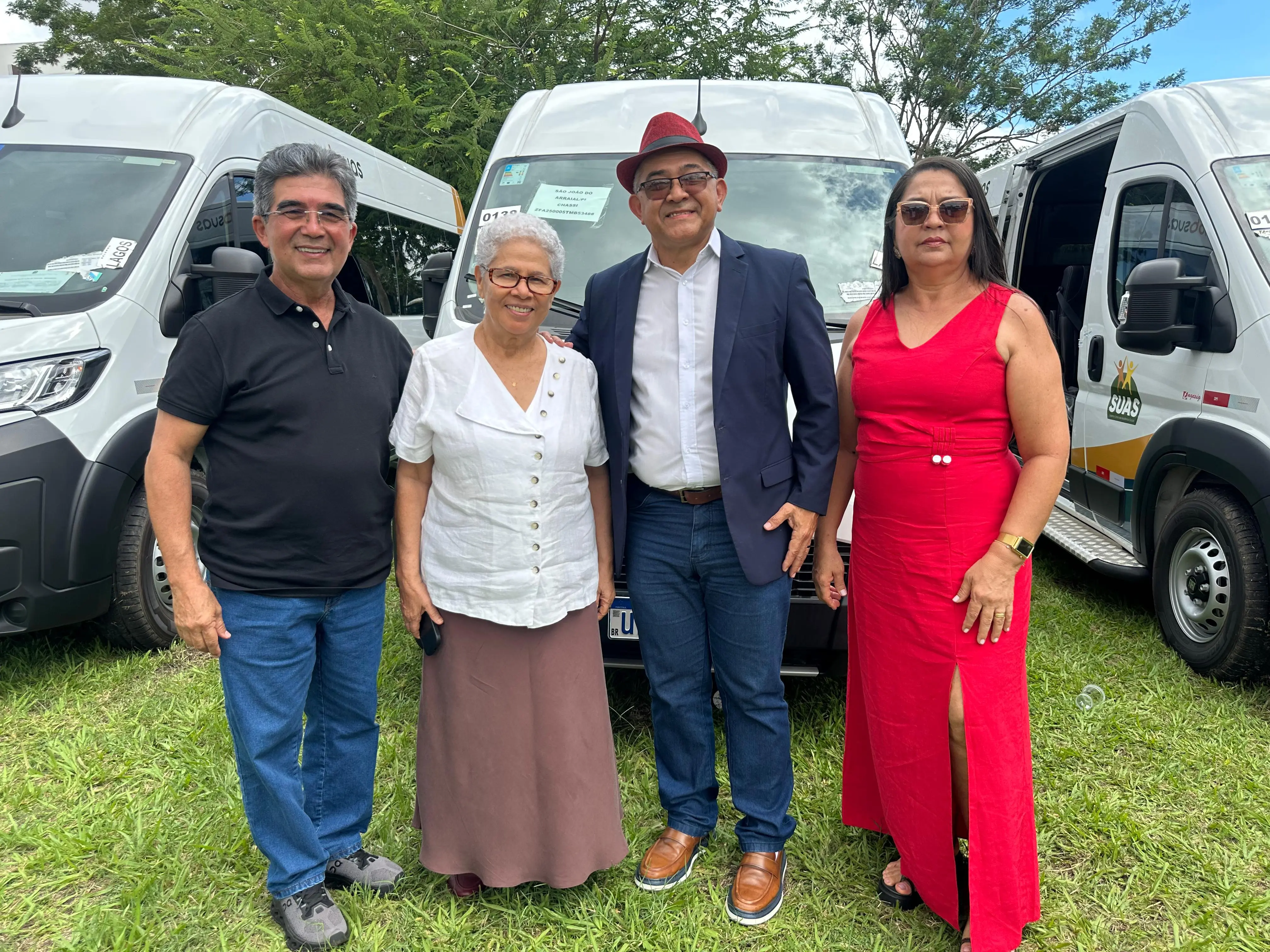 Van adaptada entregue à Prefeitura de São João do Arraial vai ampliar o atendimento do SUAS com mais acessibilidade e inclusão.