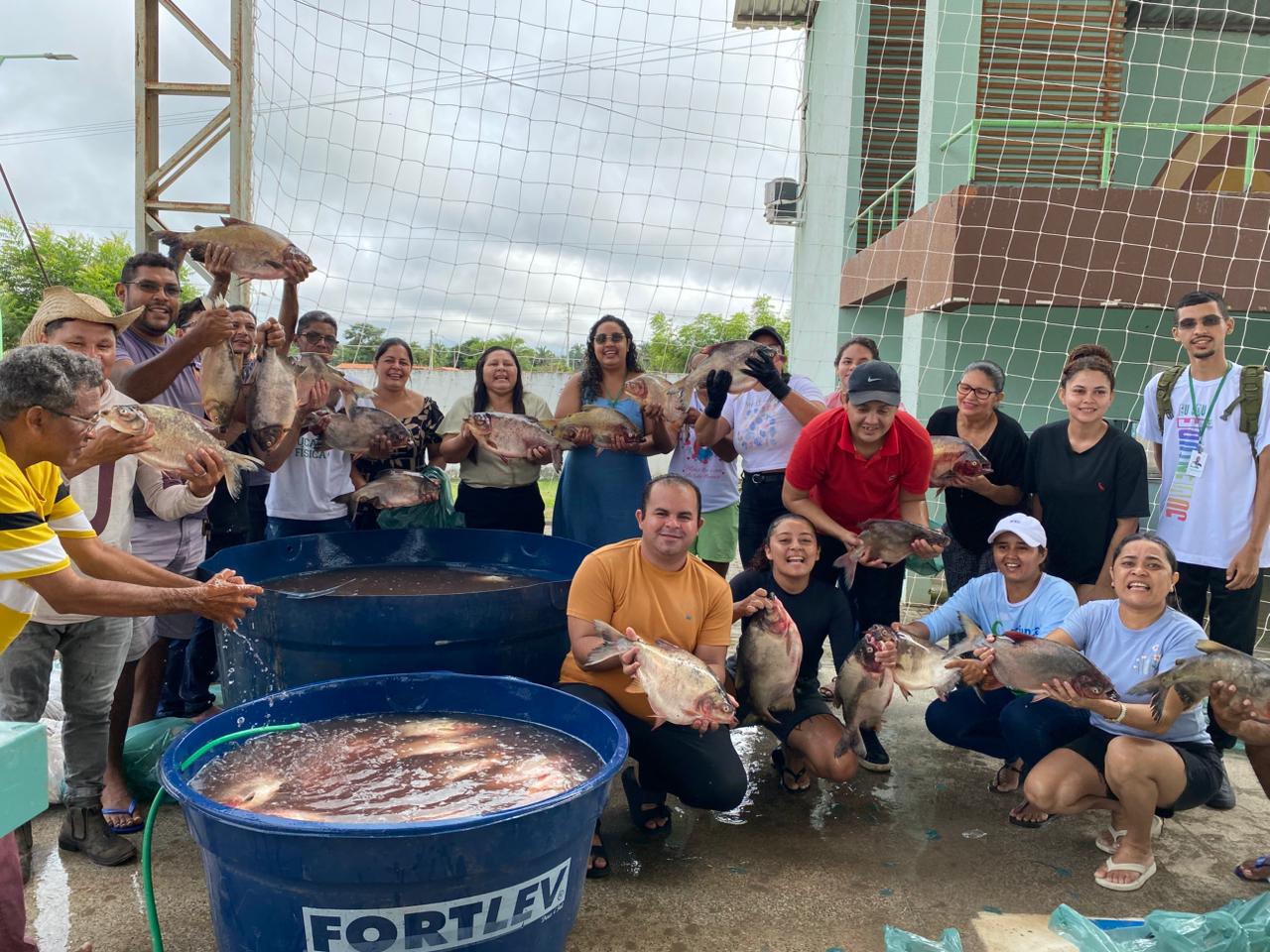 Distribuição de 3,5 toneladas de peixe beneficia famílias em situação de vulnerabilidade em São João do Arraial.