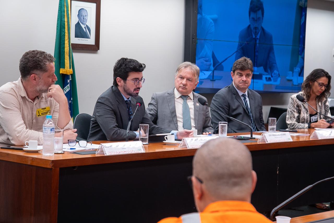 Deputado federal Merlong Solano na Comissão de Finanças e Tributação da Câmara dos Deputados