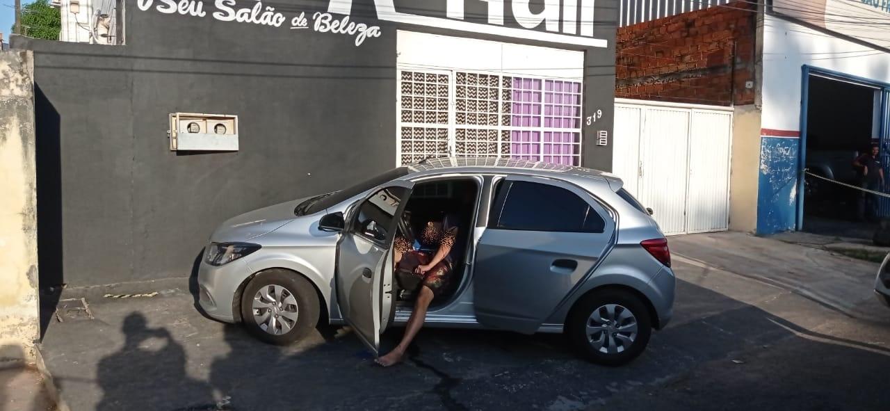 Veículo estava estacionado em frente a salão de beleza na zona Leste de Teresina