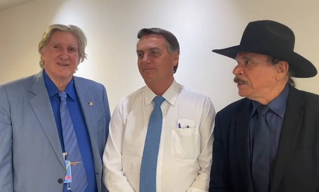 Sérgio Reis, Bolsonaro e Eduardo Araújo.