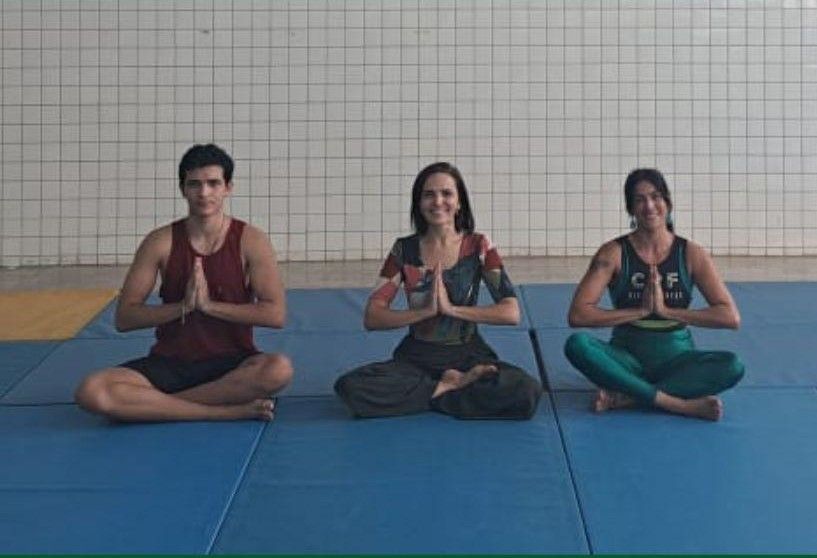 Homens e mulheres com idade mínima de 16 anos podem participar