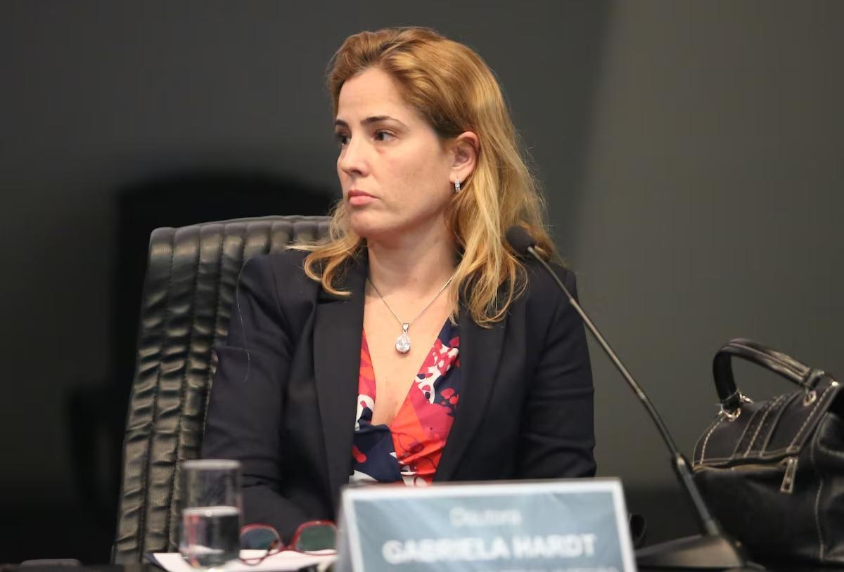 CNJ pune  e afasta Gabriela Hardt por dois anos