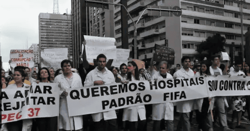 Fora Doutor corrupto!!! E leve seus colegas mercantilistas e mafiosos ...