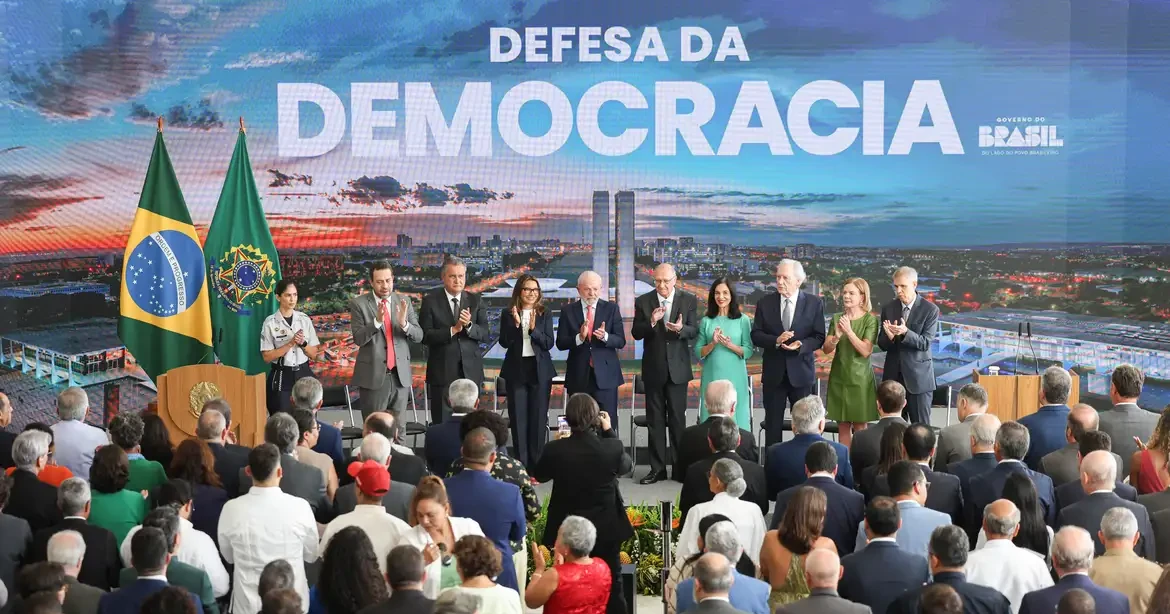 Lula veta integralmente PL da Dosimetria