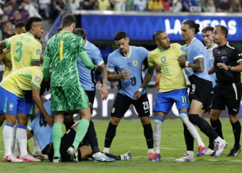 Brasil perde  para o Uruguai e deixa a Copa América de forma melancólica