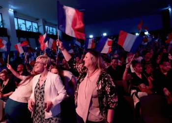 Extrema-direita vence primeiro turno das eleições parlamentares na França