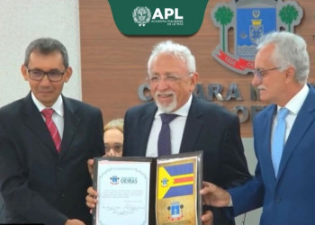 Professor Fonseca Neto recebe o título de Cidadão Oeirense