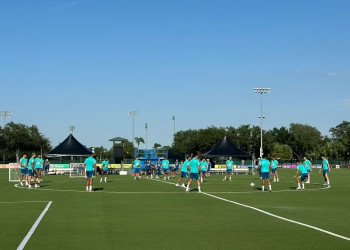Seleção brasileira realiza primeiro treino em Orlando com 17 atletas