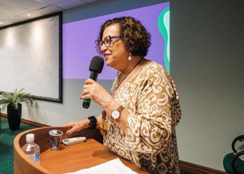Professora da UFRJ lança livro em Teresina sobre história da imprensa