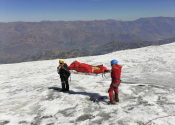 Corpo de alpinista desaparecido há 22 anos é encontrado mumificado em montanha no Peru