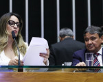 Rejane Dias prepara mobilização para derrubar veto de Bolsonaro