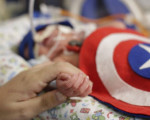 Bebês internados na UTI são fantasiados no Hospital Regional Tibério Nunes