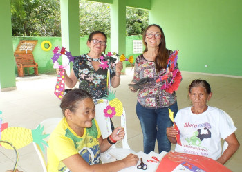 Idosos confeccionam fantasias para Carnaval da Melhor Idade em Campo Maior