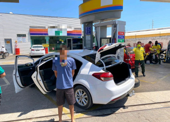 Suspeito é preso com carro roubado e material usado em roubo a banco em Teresina
