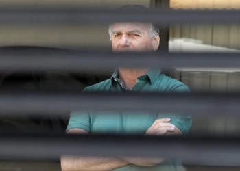 Defesa pede que Bolsonaro possa cumprir pena em regime domiciliar